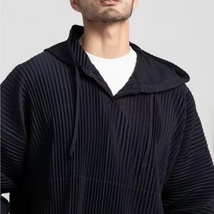 Zara | Rare find* Pleated Ribbed Hoodie